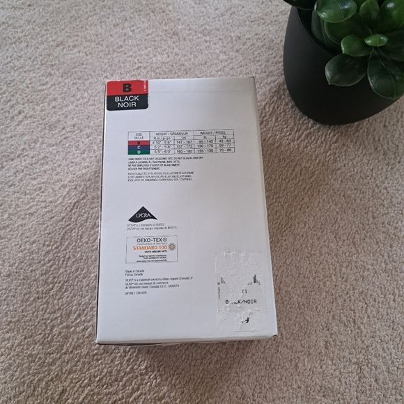 Silks 3 Pack Blackout Tights New! - Picture 4 of 7